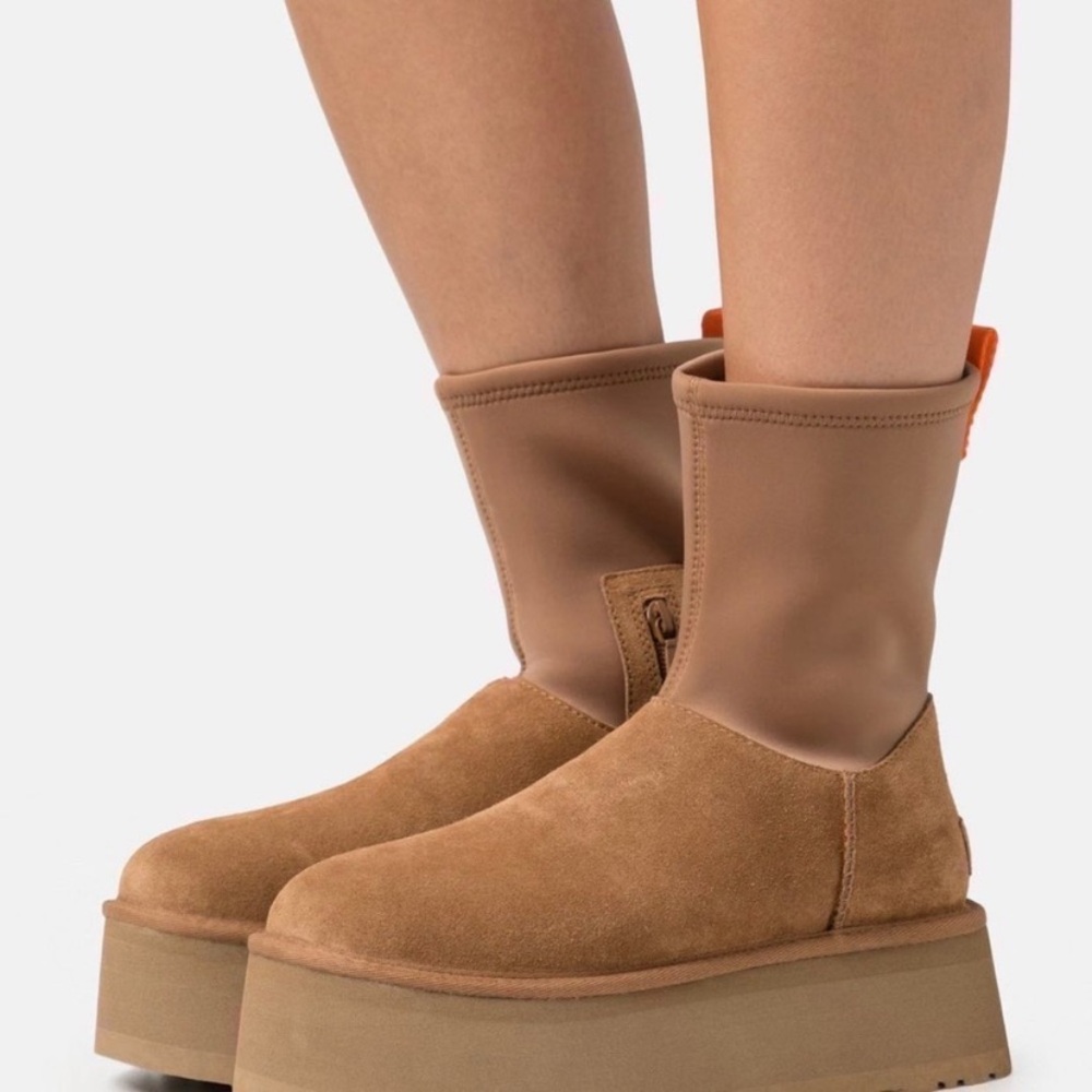 UGG Women’s Classic Dipper Boot in Chesnut NWOT